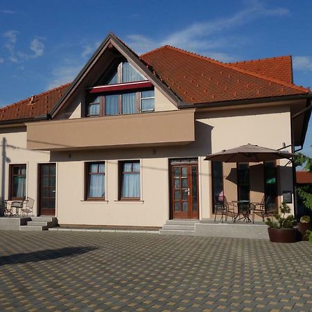 Studio Apartmani Vinica Exteriör bild
