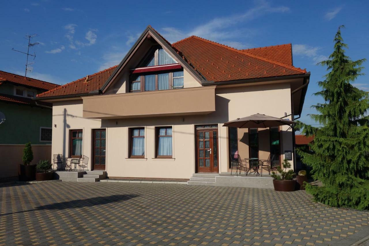 Studio Apartmani Vinica Exteriör bild